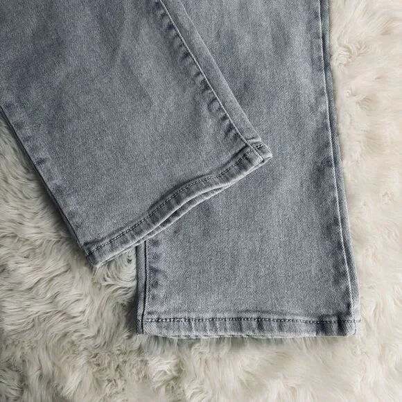 Wallflower Jeans Fearless Curvy Super High Rise Crop 10 (30x25) Blue Distressed - Picture 7 of 10